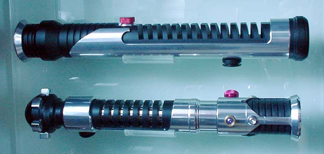 (The EP1 Jedi lightsabers: Qui-Gon Jinn lightsaber (top), Obi-Wan Kenobi EP1 